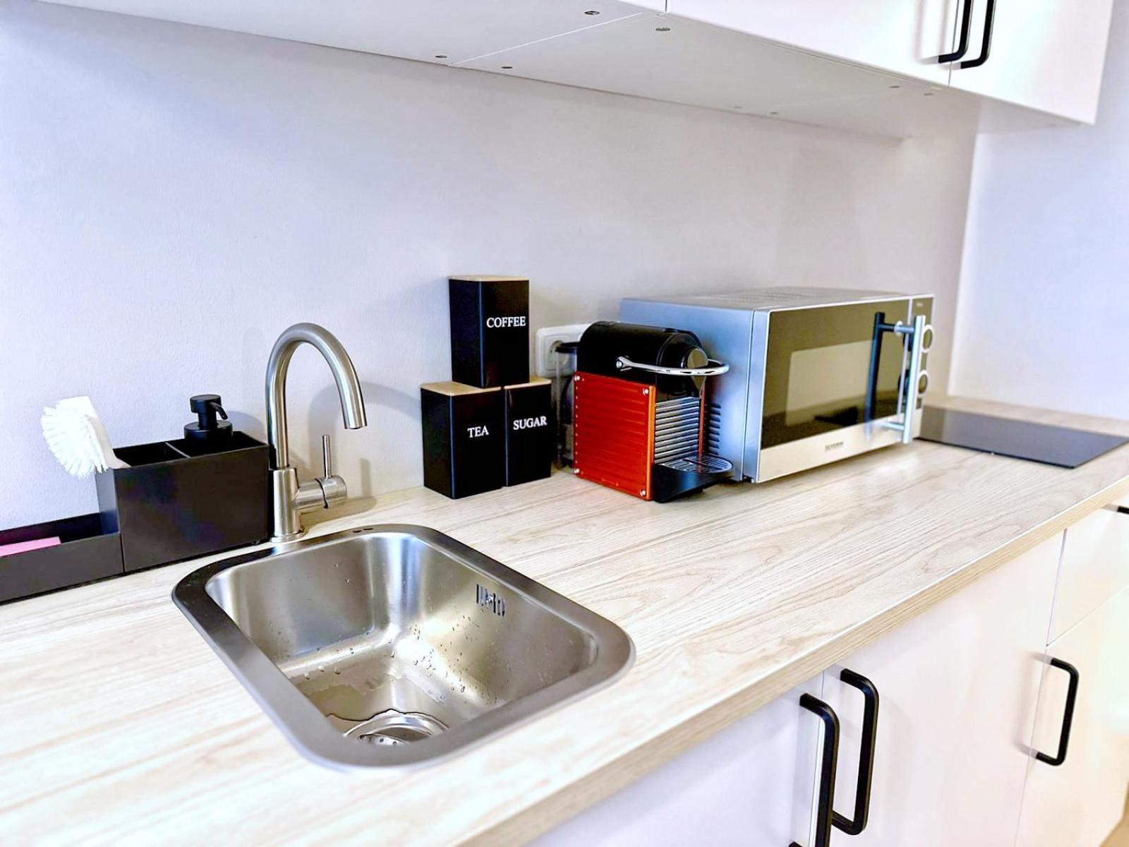 Stylisches 2-Zimmer Ambient Apartment In Alsternaehe Mit Kingsize-Bett & Schlafsofa Hamburg-Harburg Buitenkant foto